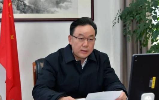 重庆与上海，疫情政策比较，从防控到经济复苏的全方位考量