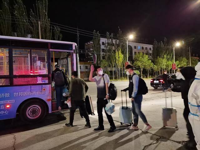 青海省与郑州疫情管控政策比较研究