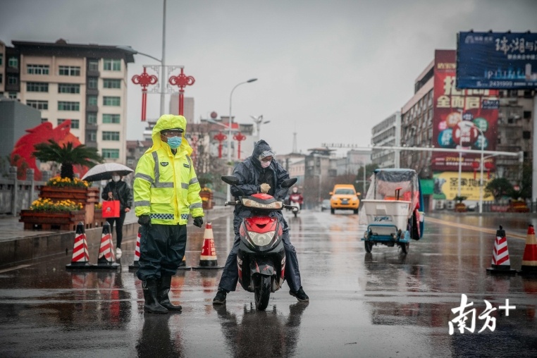 乌鲁木齐封城事件，疫情下的城市管控与民生影响