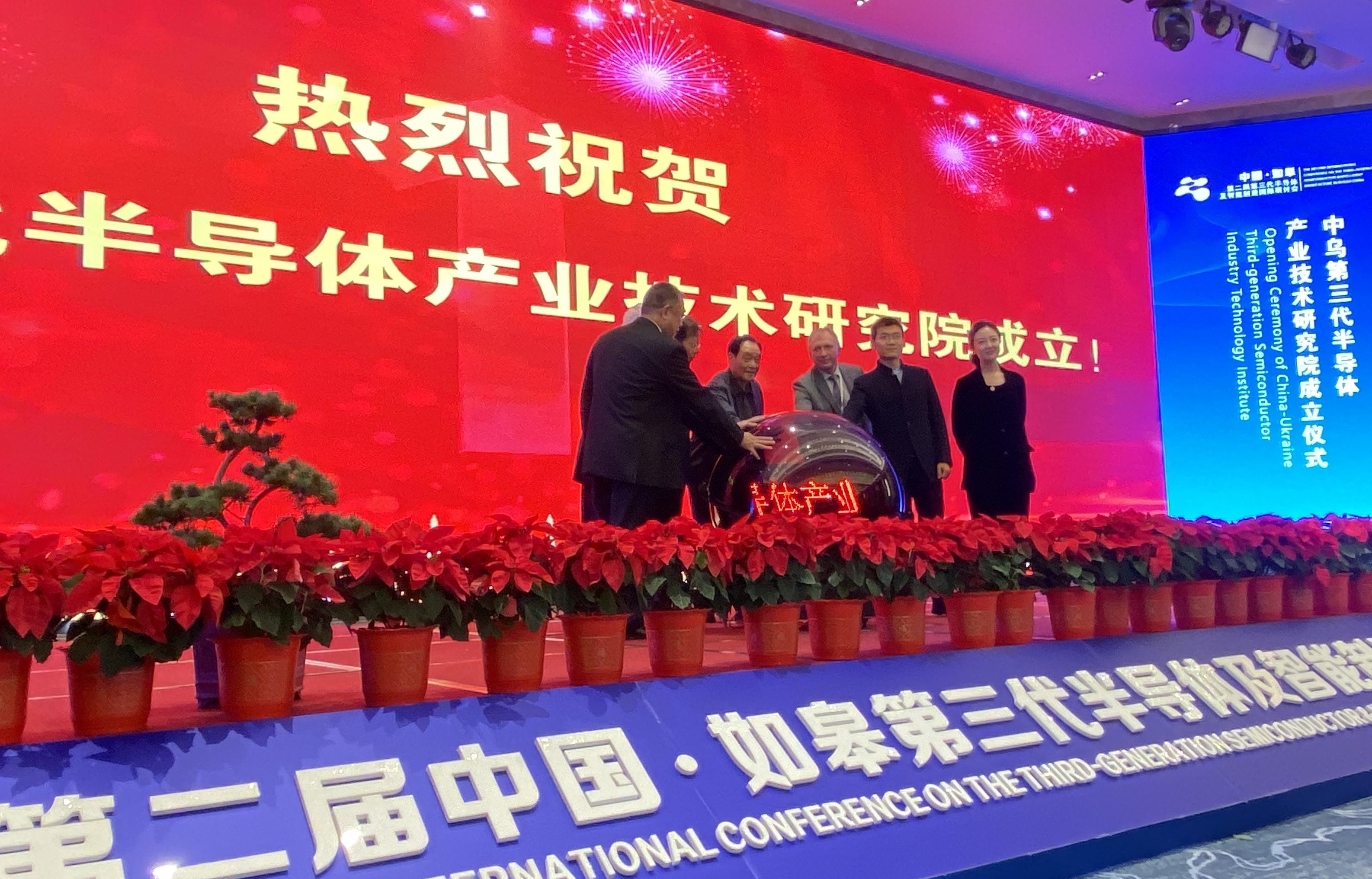 上海历史与未来交汇点，惊天大事震撼上演