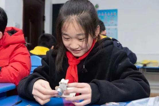 上海按下暂停键后，城市生命脉动依旧强劲