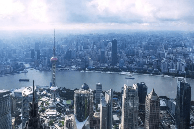 上海与杭州，疫情下的城市应对与复苏之路