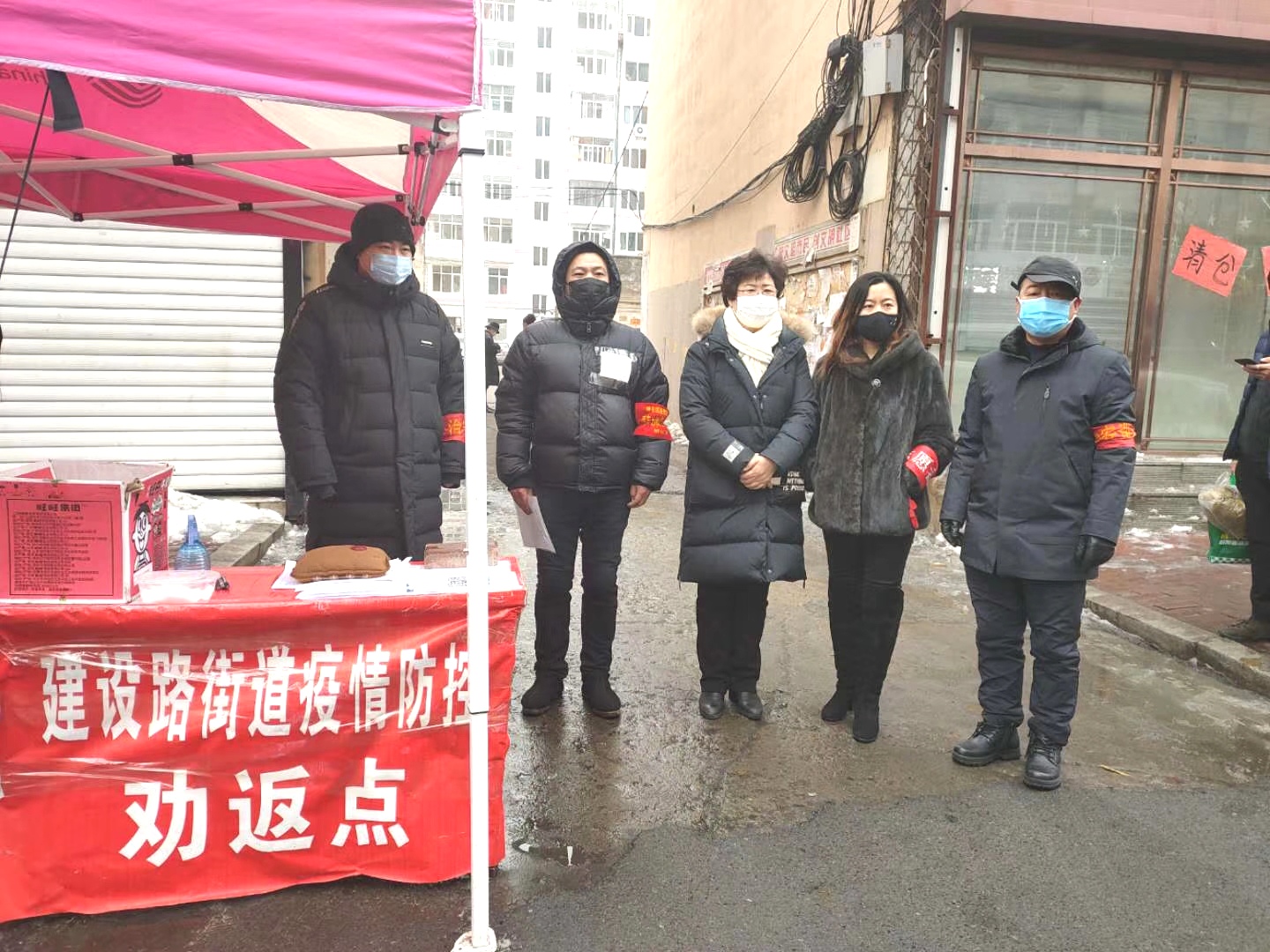 哈尔滨抗击疫情，城市坚守与温情