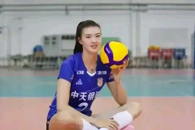 陈馨彤因伤遭解约，女排之路坎坷不断