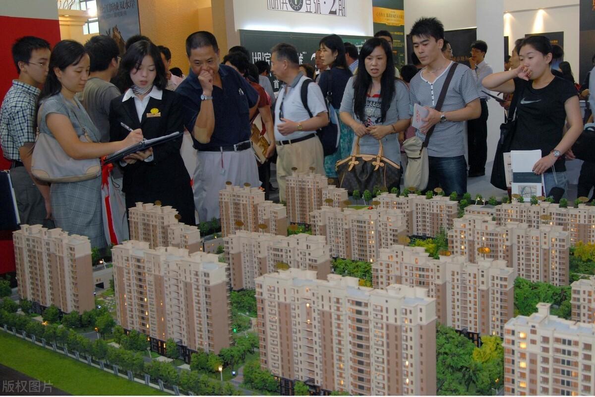 上海精准防控下的城市复苏与挑战