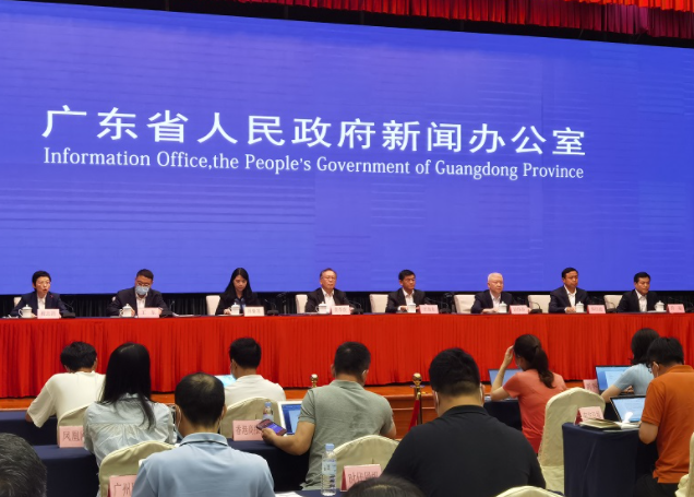 广东疫情防控，策略、成效与挑战
